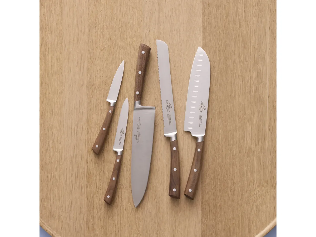 Lion Sabatier Gemini knivsæt 5 dele, urte-, multi-, santoku-, brød- og kokkekniv, valnød skaft FSC